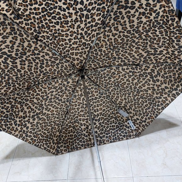 TOTES MICRO MINI PURSE LEOPARD PRINT UMBRELLA PERFECTLY FITS ANY HANDBAG - Picture 2 of 10